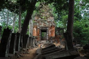 Prasat Krahom 1