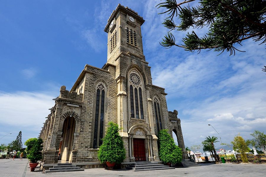 nha-trang-stone-church-1