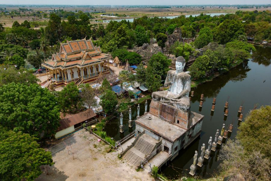 Wat Ek Phnom 1